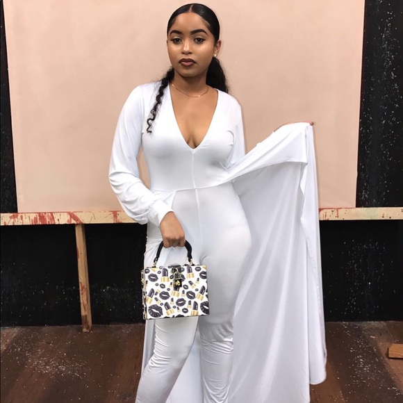 NWOT...Snow white pant romper with train - Picture 3 of 3